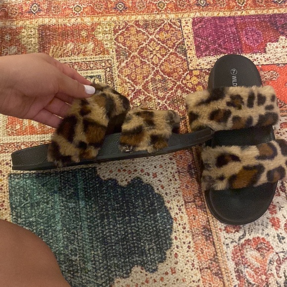 Wild diva furry cheetah slides size 7 - Picture 2 of 4